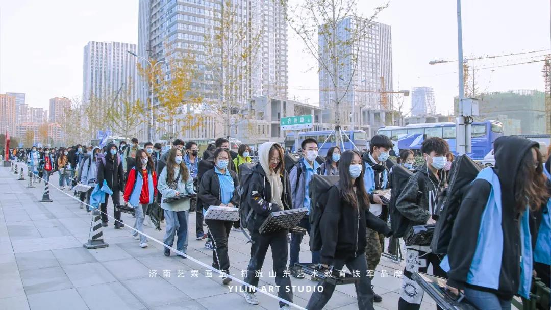 濟(jì)南藝霖畫(huà)室2020屆學(xué)員第一次萬(wàn)人?？棘F(xiàn)場(chǎng)